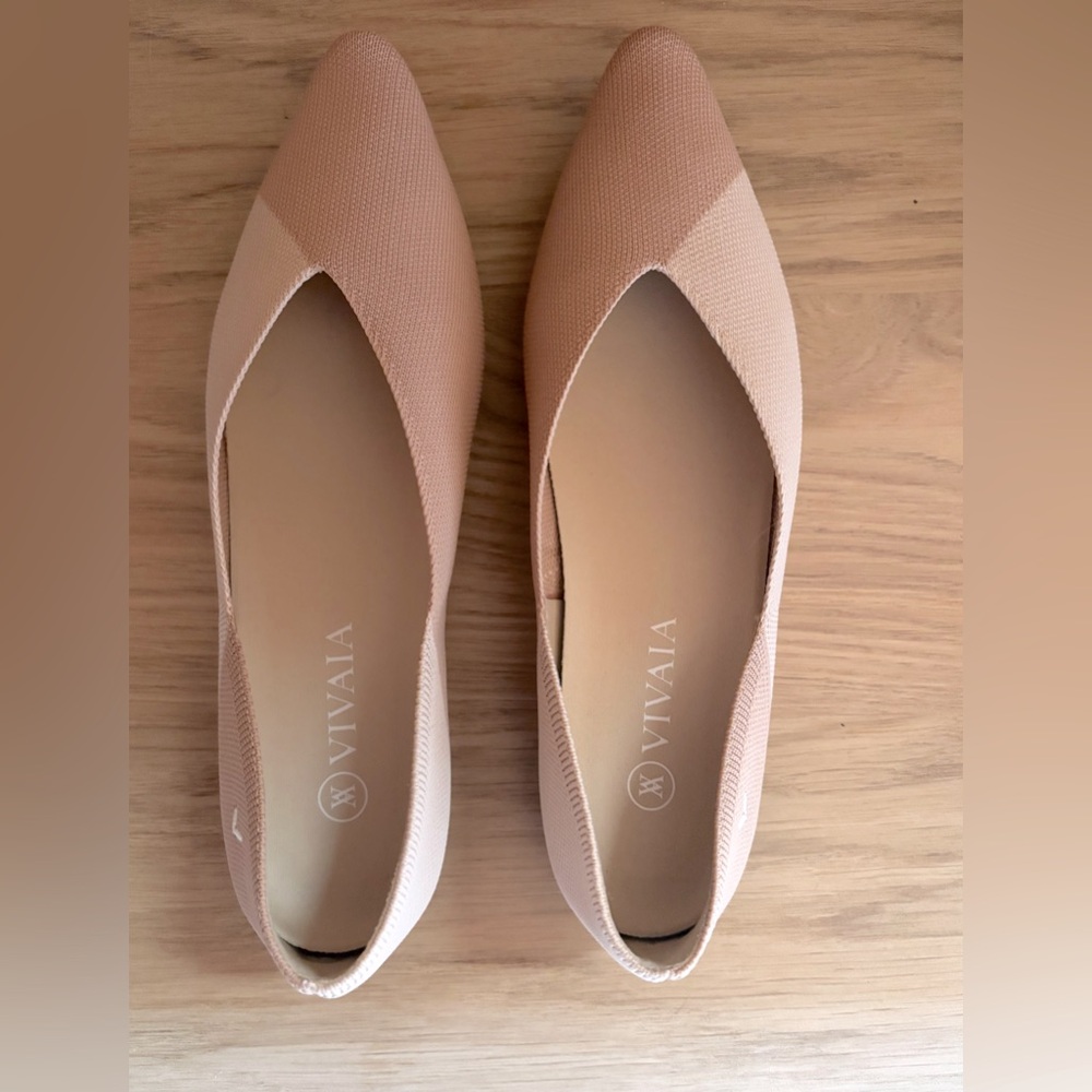 VIVAIA Valencia Pointed-Toe V-Cut Flats